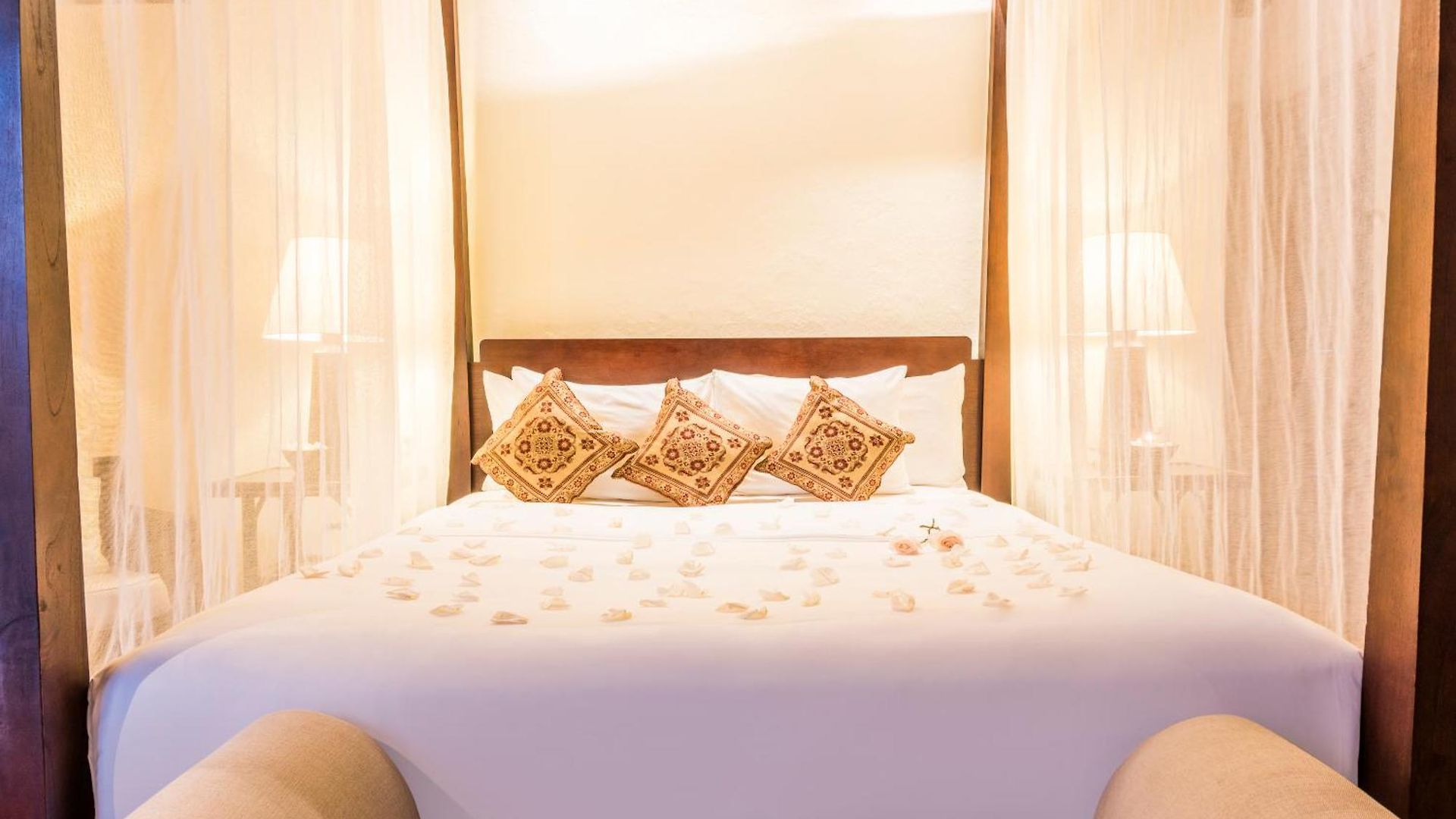 Ananda Boutique Hotel 5*