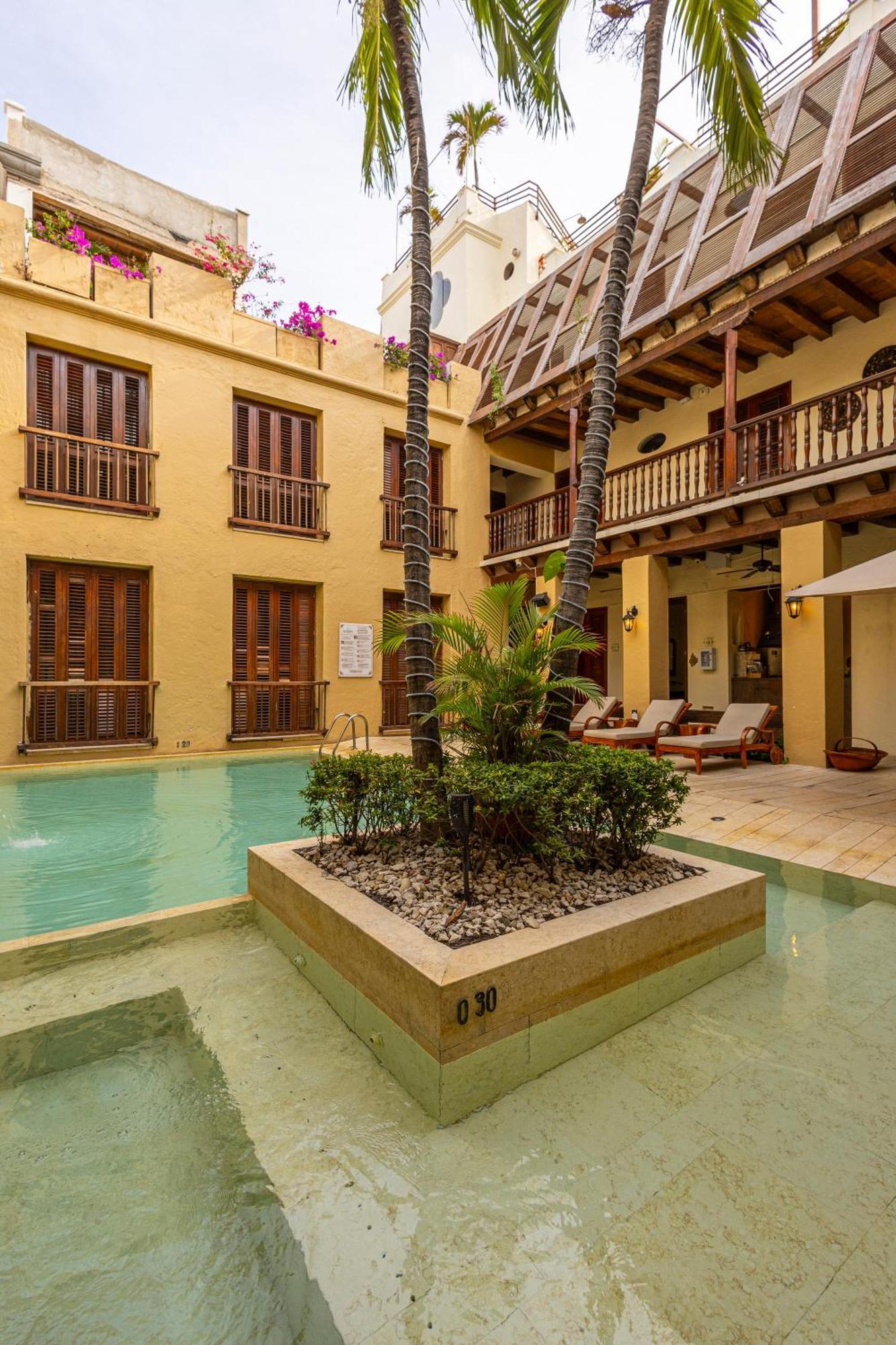 Hotel Ananda Boutique - Cosmos
