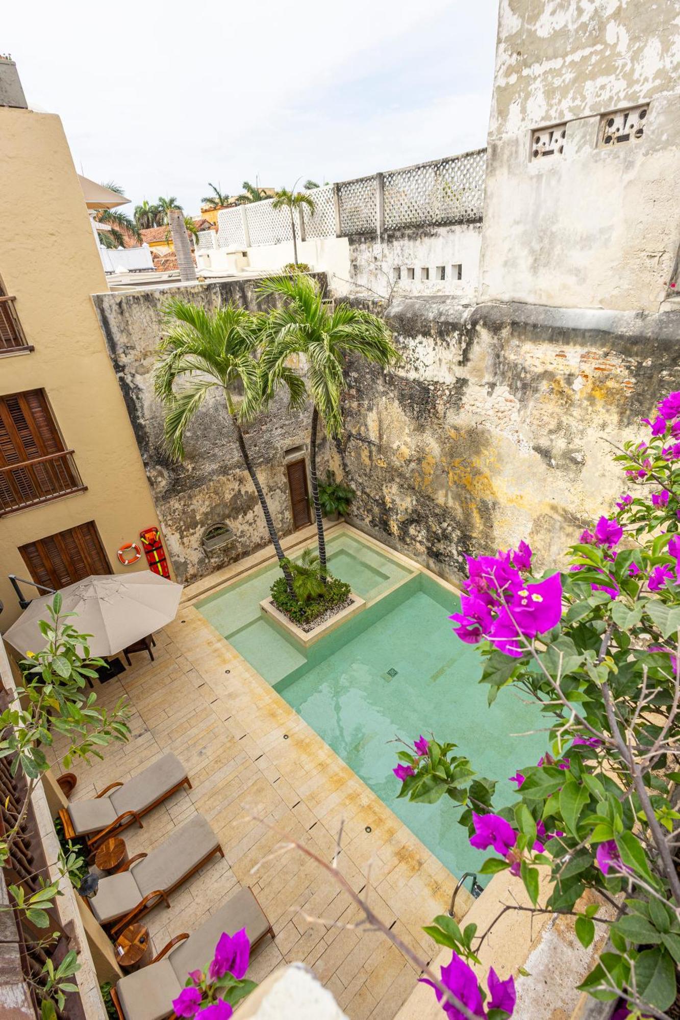 Hotel Ananda Boutique