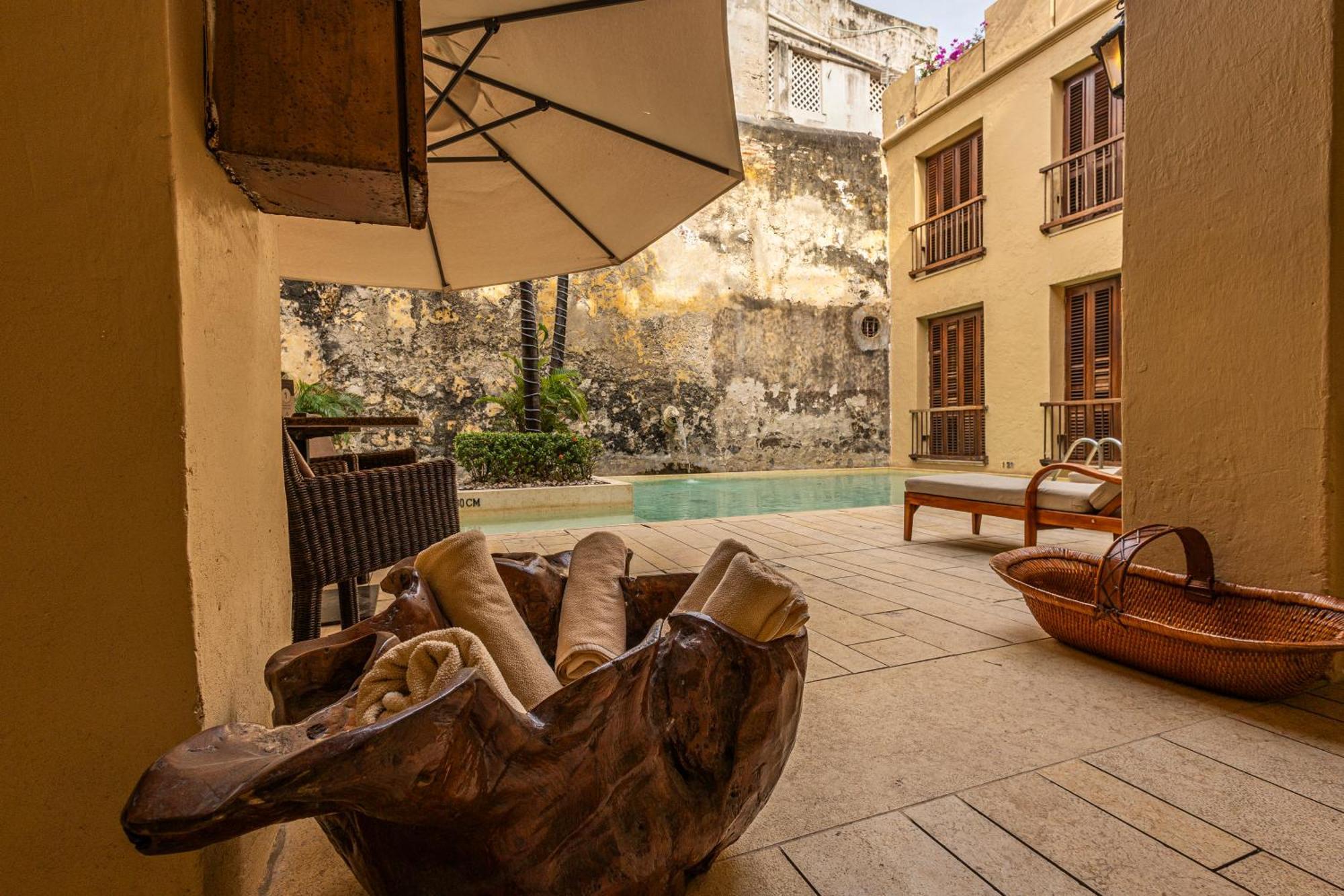 Ananda Boutique - Cosmos Hotel 5*